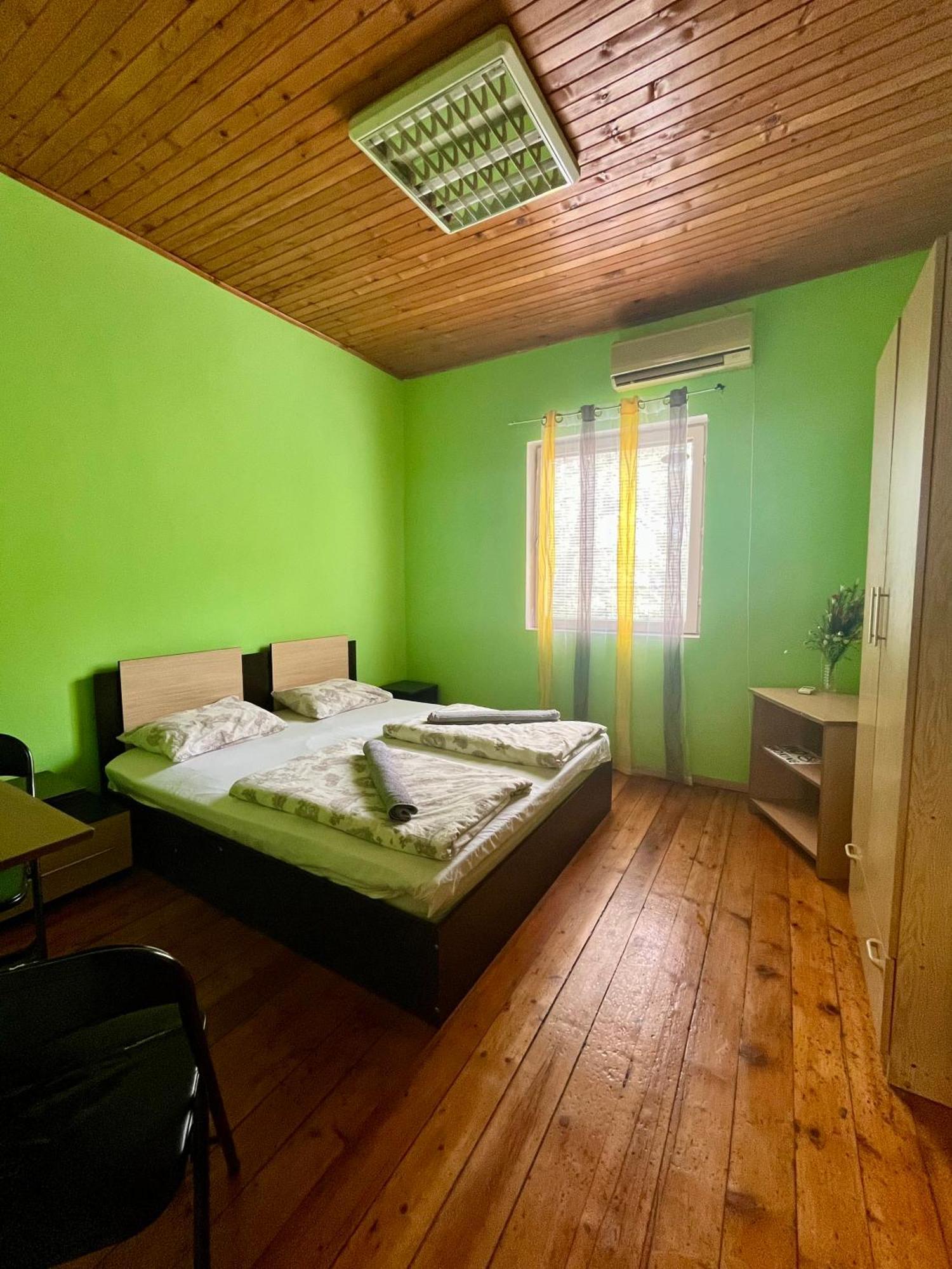 Elegance On A Budget - Rooms For Rent In Sofia Center Εξωτερικό φωτογραφία