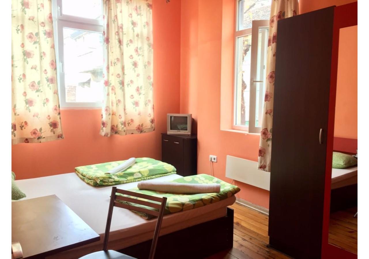 Elegance On A Budget - Rooms For Rent In Sofia Center Εξωτερικό φωτογραφία
