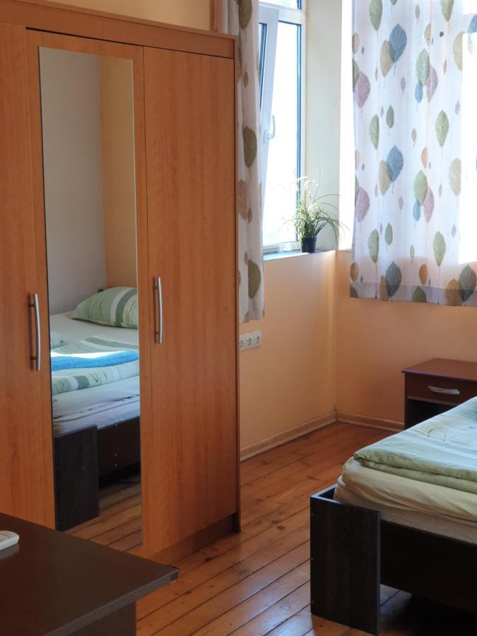 Elegance On A Budget - Rooms For Rent In Sofia Center Εξωτερικό φωτογραφία